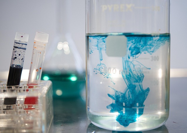 如何通過調整聚氨酯涂料厚涂快干劑的用量，實現對涂層固化速率的精確控制，以適應不同的施工要求。